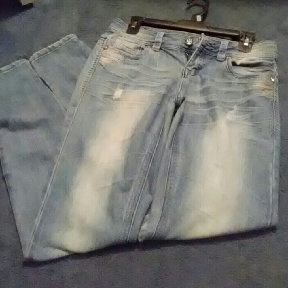 3 FOR $25 Dollhouse distressed jeans