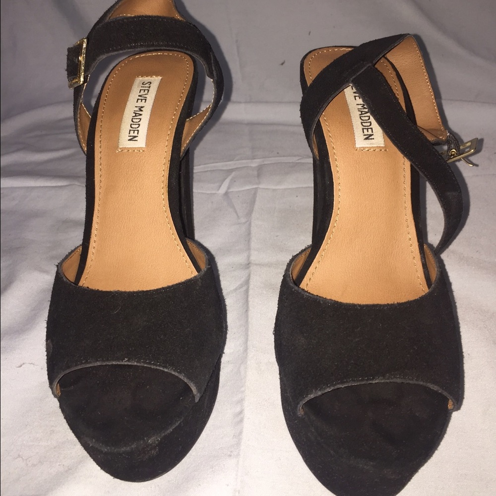 Black Platform Heels 🖤