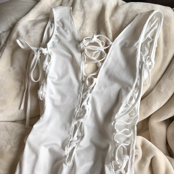 Lace up one piece - Picture 2 of 4