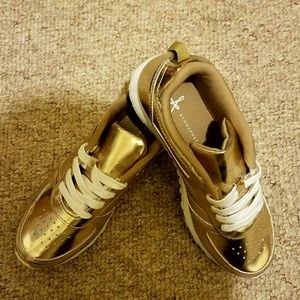 Sneakers -- ATMOSPHERE