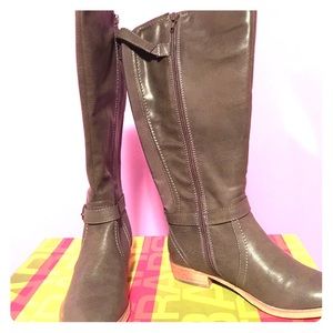 Bare trap wide calf boots👢👢👢