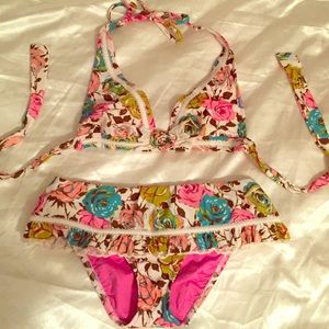 Super cute Betsy Johnson bikini - Size XS