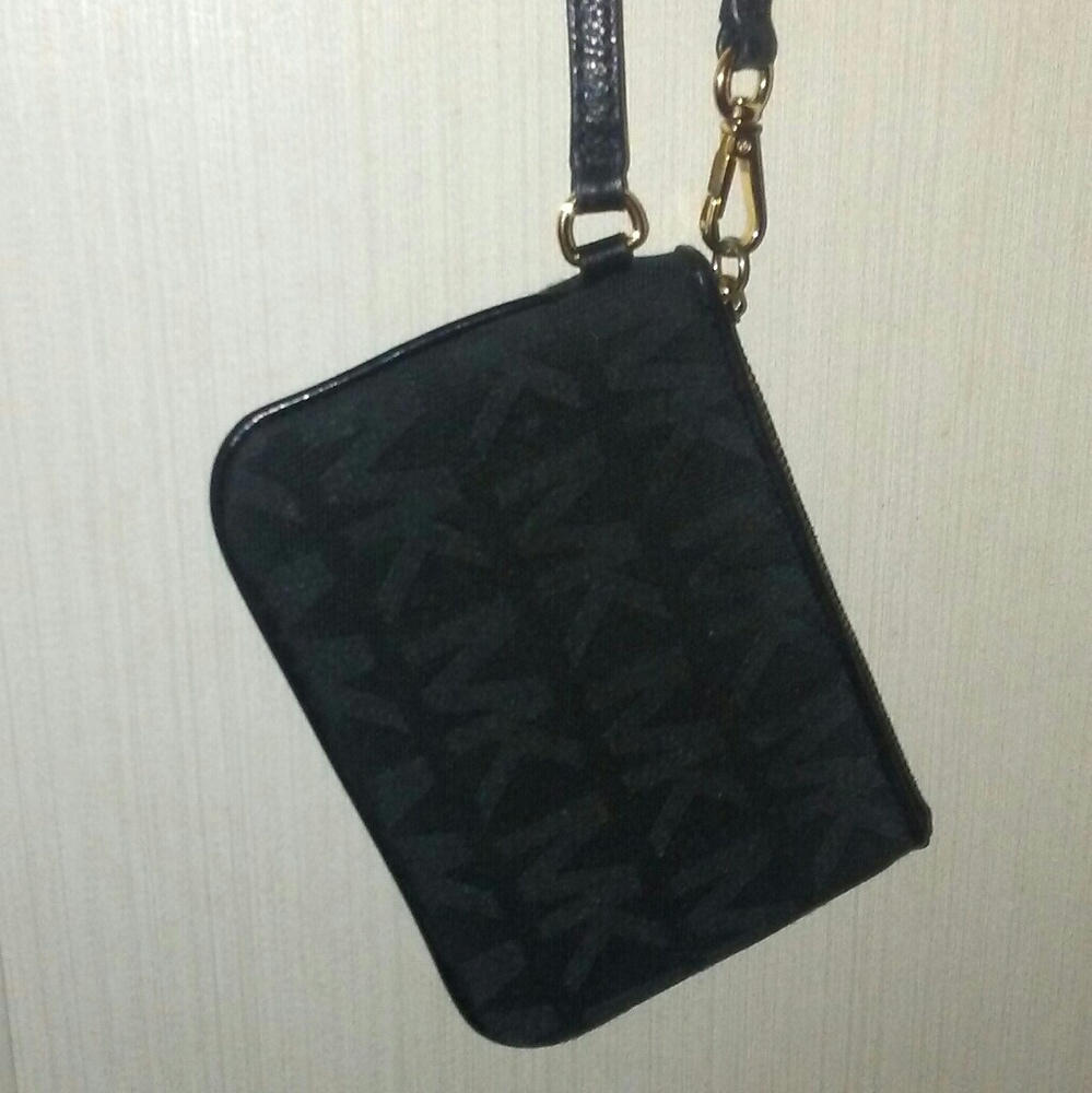 Like new authentic Michael Kors wristlet