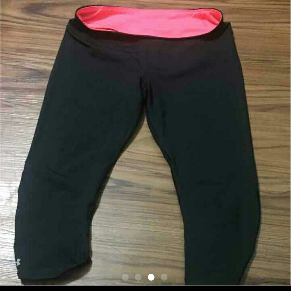 Under Armour crop legging workout yoga pants M