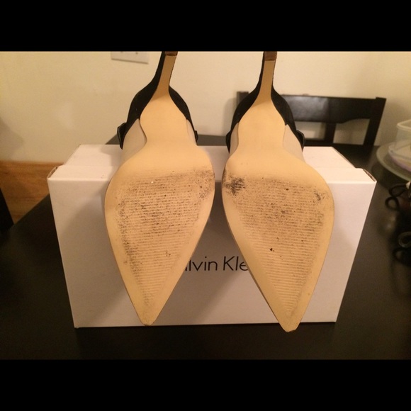 Cream/black leather pumps - Picture 4 of 7