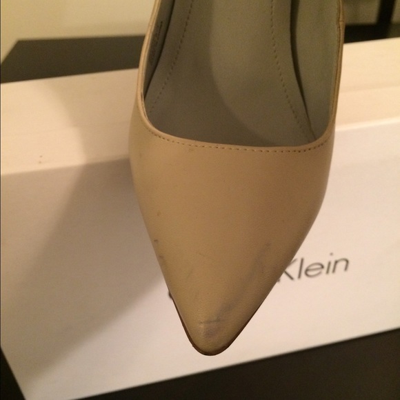 Cream/black leather pumps - Picture 5 of 7