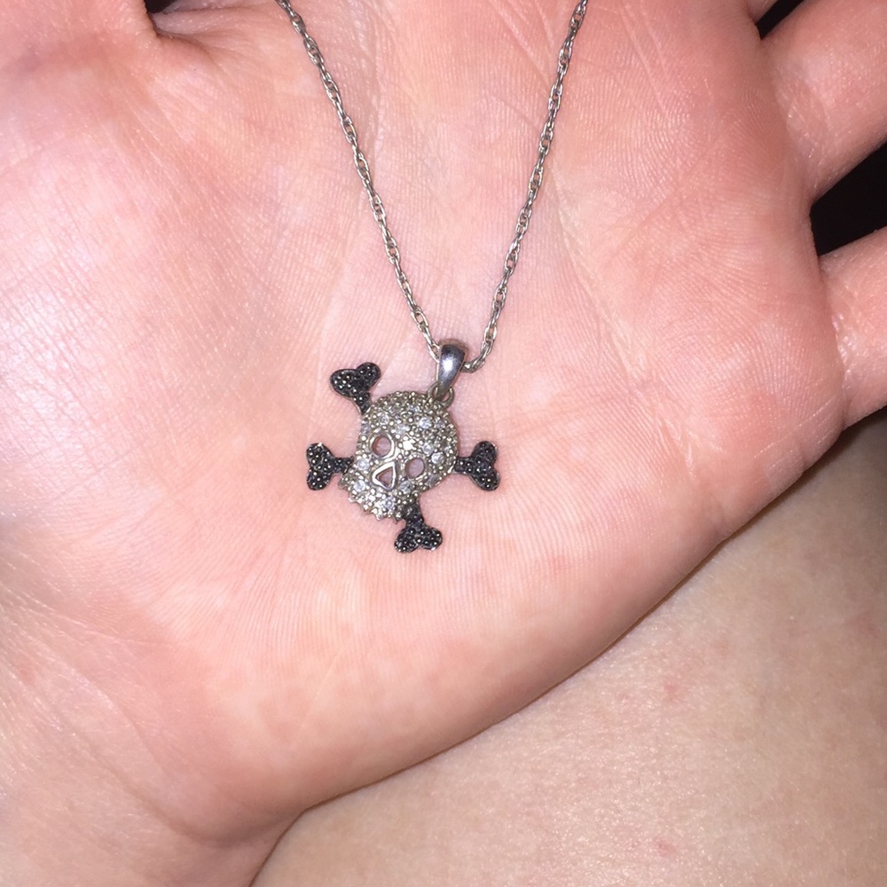 Skull necklace