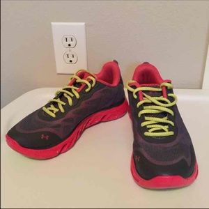 Under armour shoes size 7