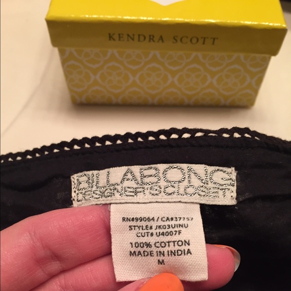 Lace mini - Picture 3 of 4