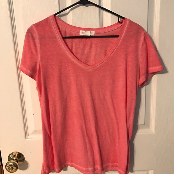 Forever 21 Basic v-neck - Picture 1 of 2