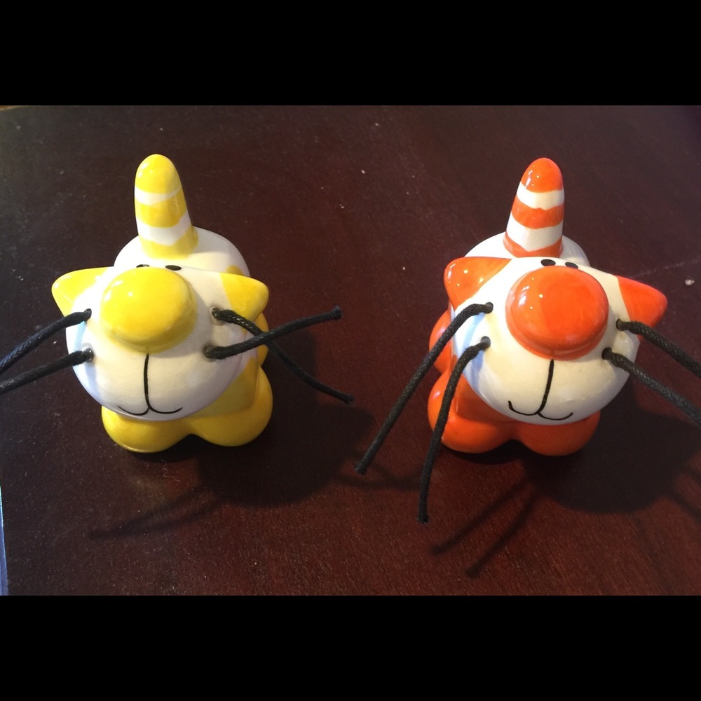 Adorable yellow kitty eyeglass holder!!!!