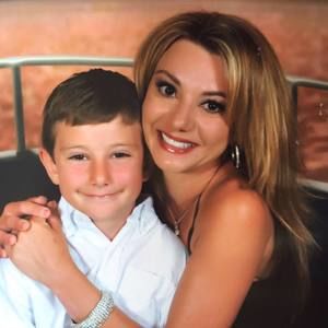 Meet your Posher, Angela