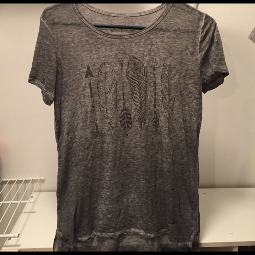 Arrow and feather tee