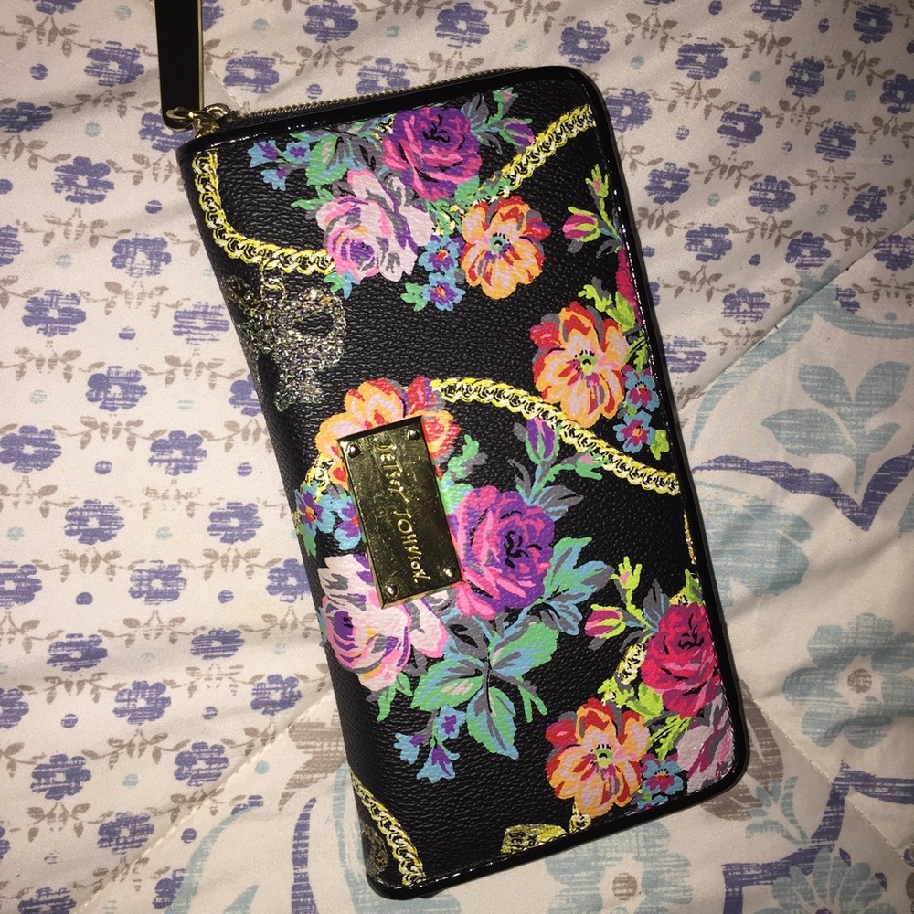 Betsey Johnson wallet