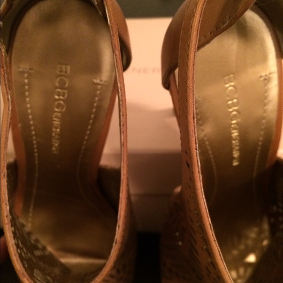 BCBG Pumps - Picture 4 of 5