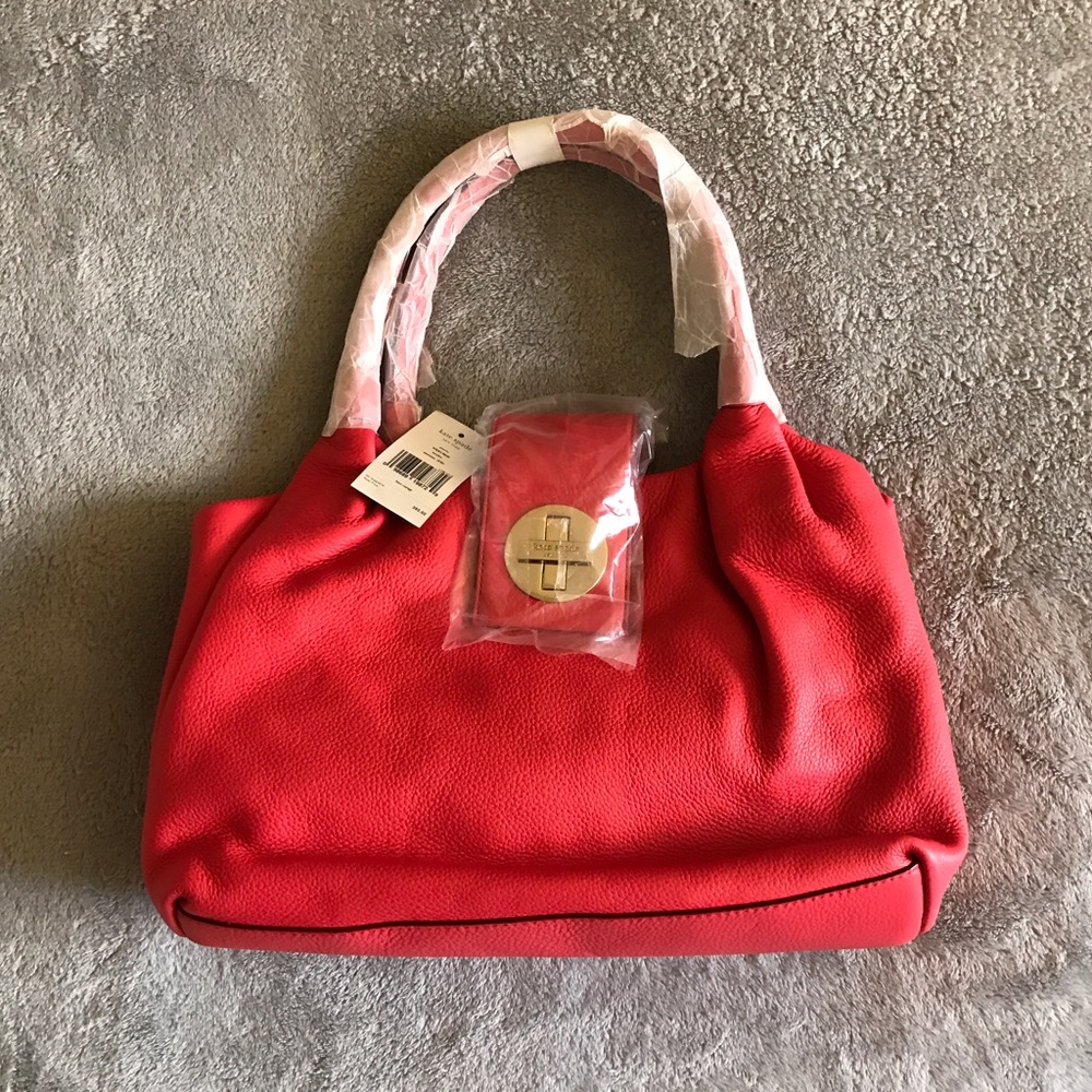 SALE 🎉: NWT Kate Spade Bag $70 (Retail: $395)