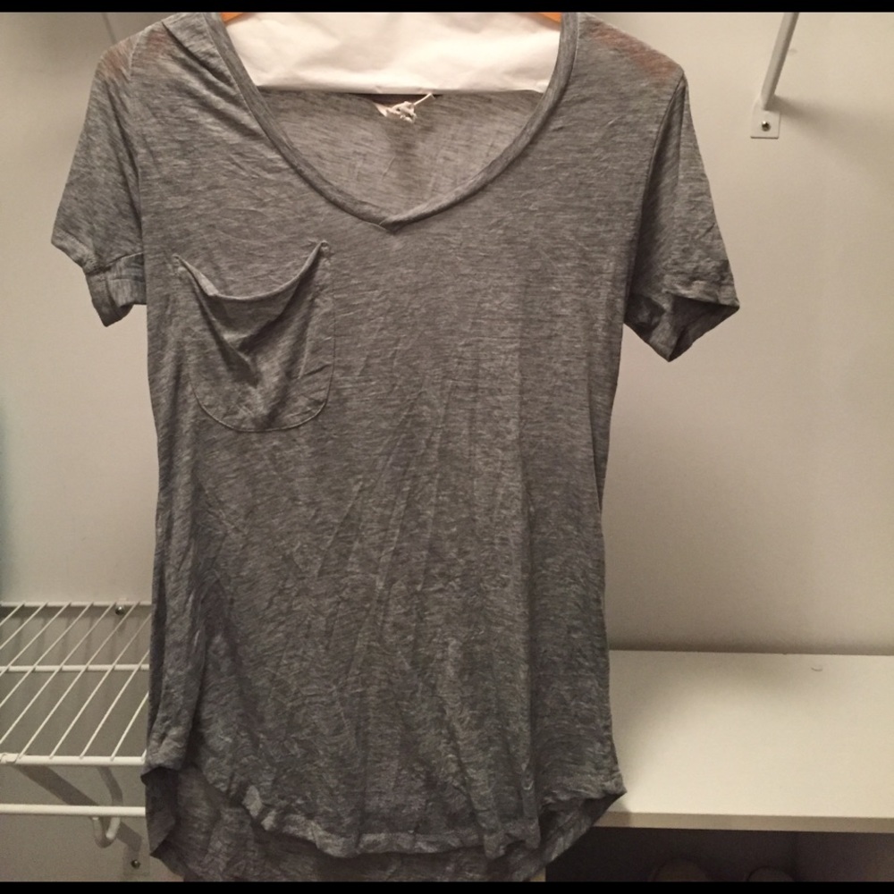 Grey tee