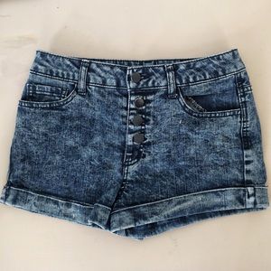 Mid Waisted Button Jean Short