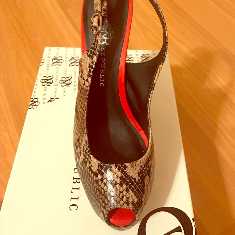 Rock&Republic PeepToe Pumps