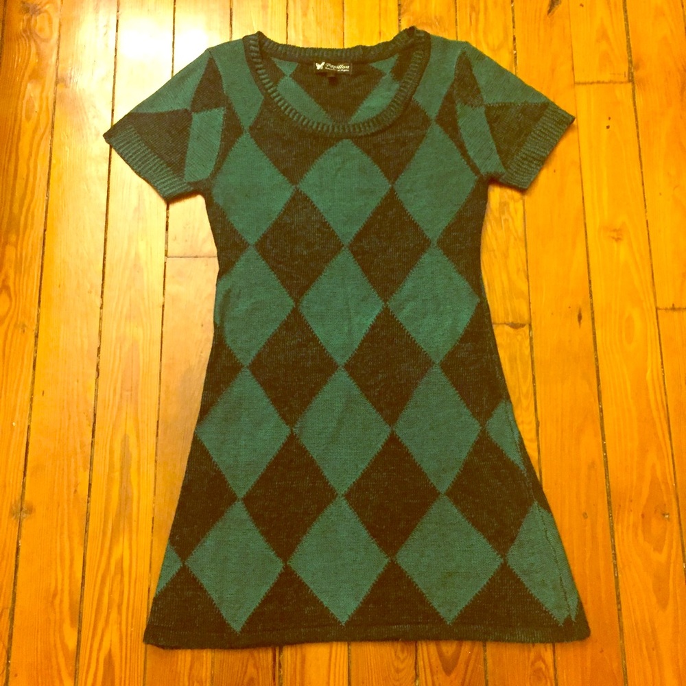 ❌SOLD❌ Green & Black Geometric Sweater Dress - Picture 2 of 8