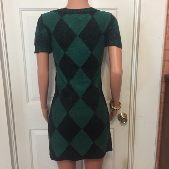 ❌SOLD❌ Green & Black Geometric Sweater Dress - Picture 4 of 8