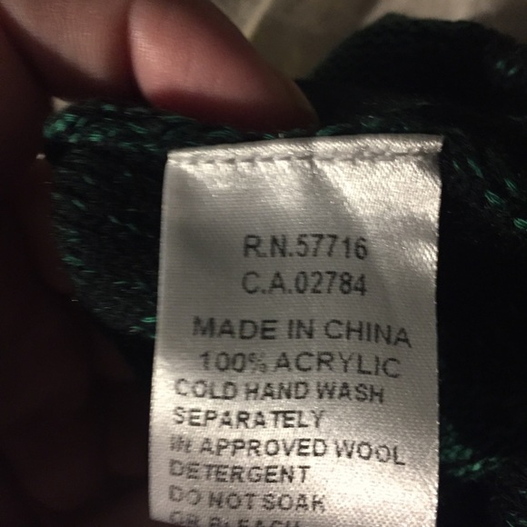 ❌SOLD❌ Green & Black Geometric Sweater Dress - Picture 8 of 8