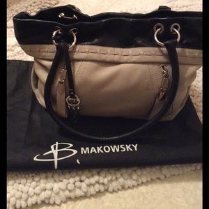 😍B. Makowsky high design tan and black purse😍