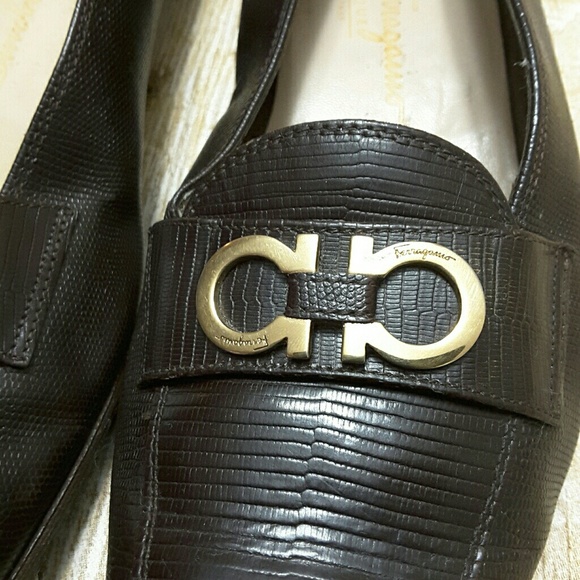 Salvatore Ferragamo Leather Flats Gold Detail - Picture 3 of 5