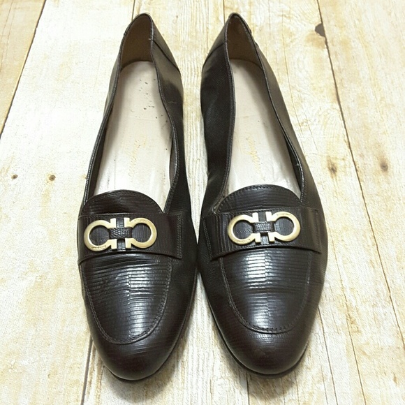 Salvatore Ferragamo Leather Flats Gold Detail - Picture 5 of 5