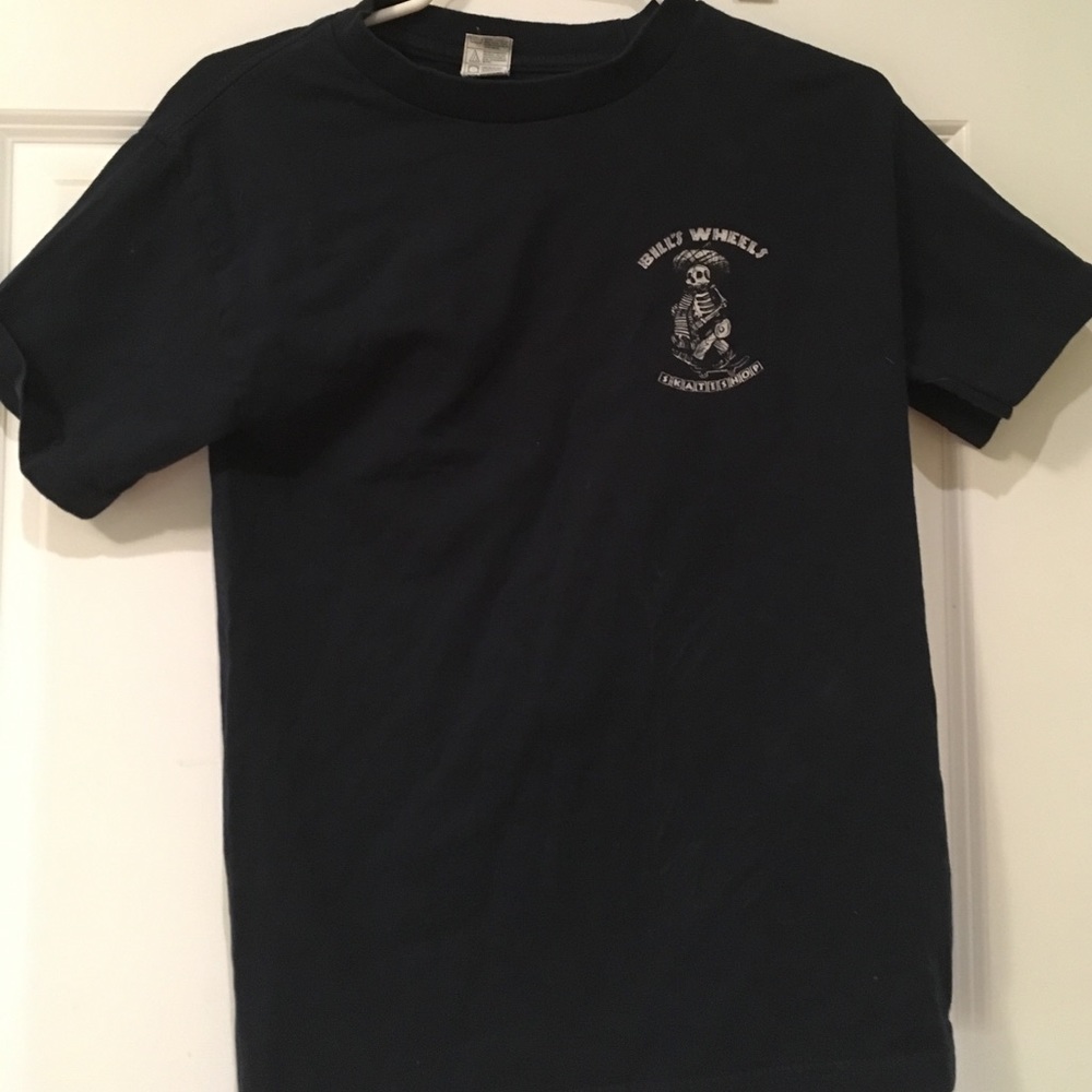 Unique skull skate Tee