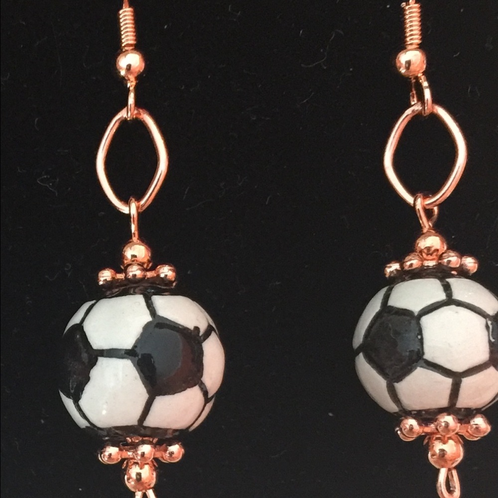 TEAM MOM Soccer ball earrings