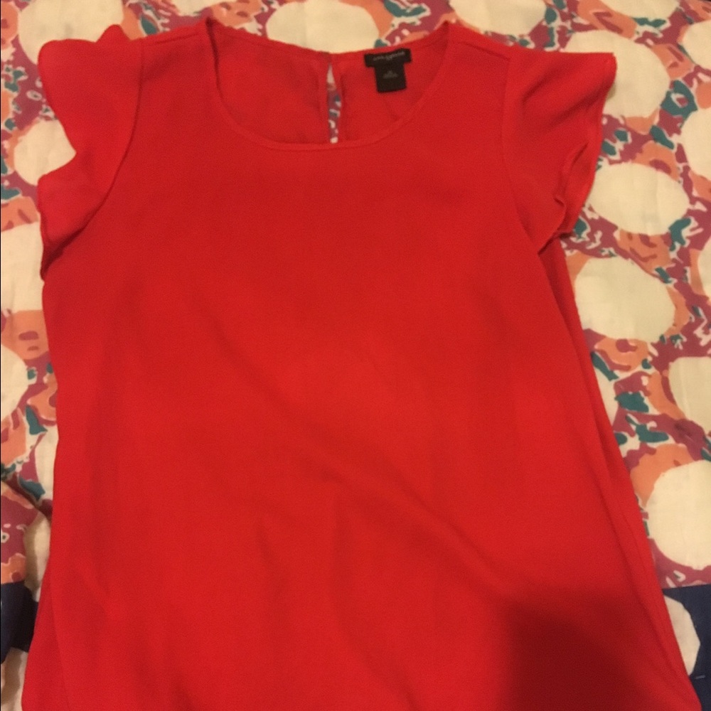Red Ann Taylor short sleeved blouse