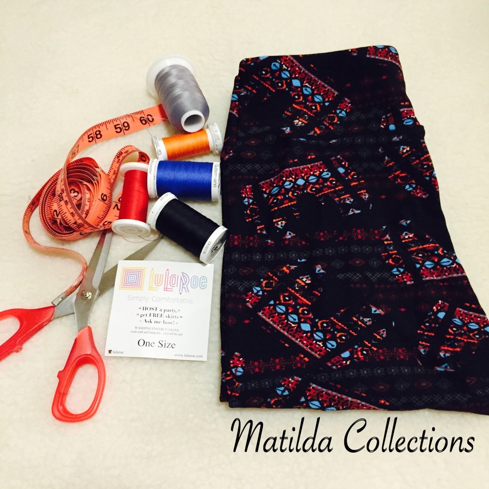 LulaRoe Castle Crown OS Leggings