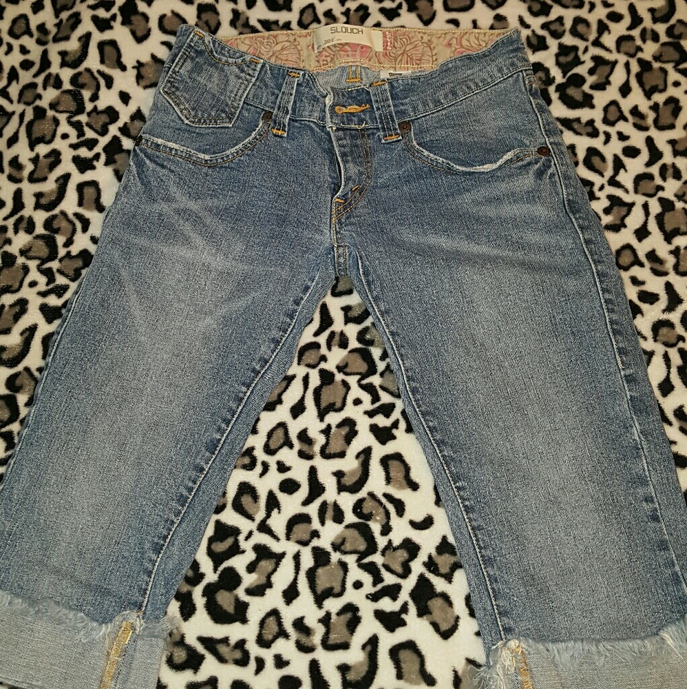 Levi "below the knee" Bermuda shorts