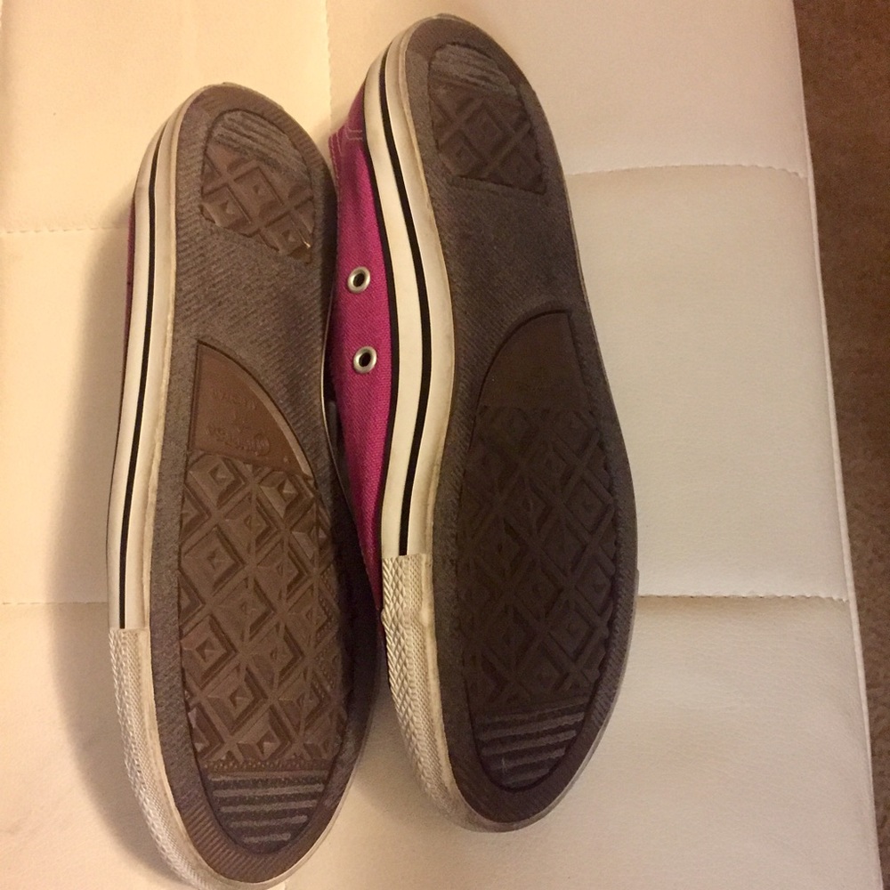 Converse - Picture 2 of 2