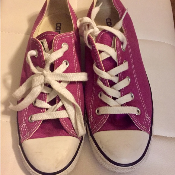 Converse - Picture 1 of 2