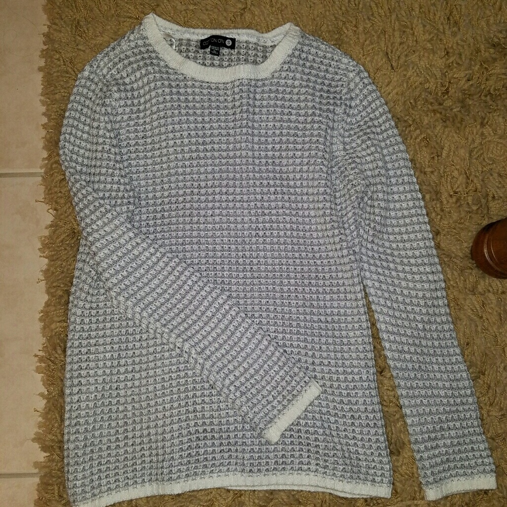 🚫🚫SOLD🚫🚫Grey and white sweater