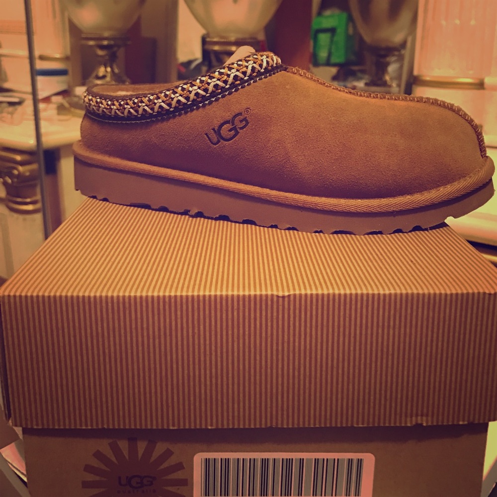 UGG Tasman Kids4/Womens6!!!