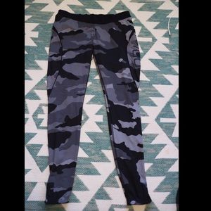Better Bodies Camo leggings