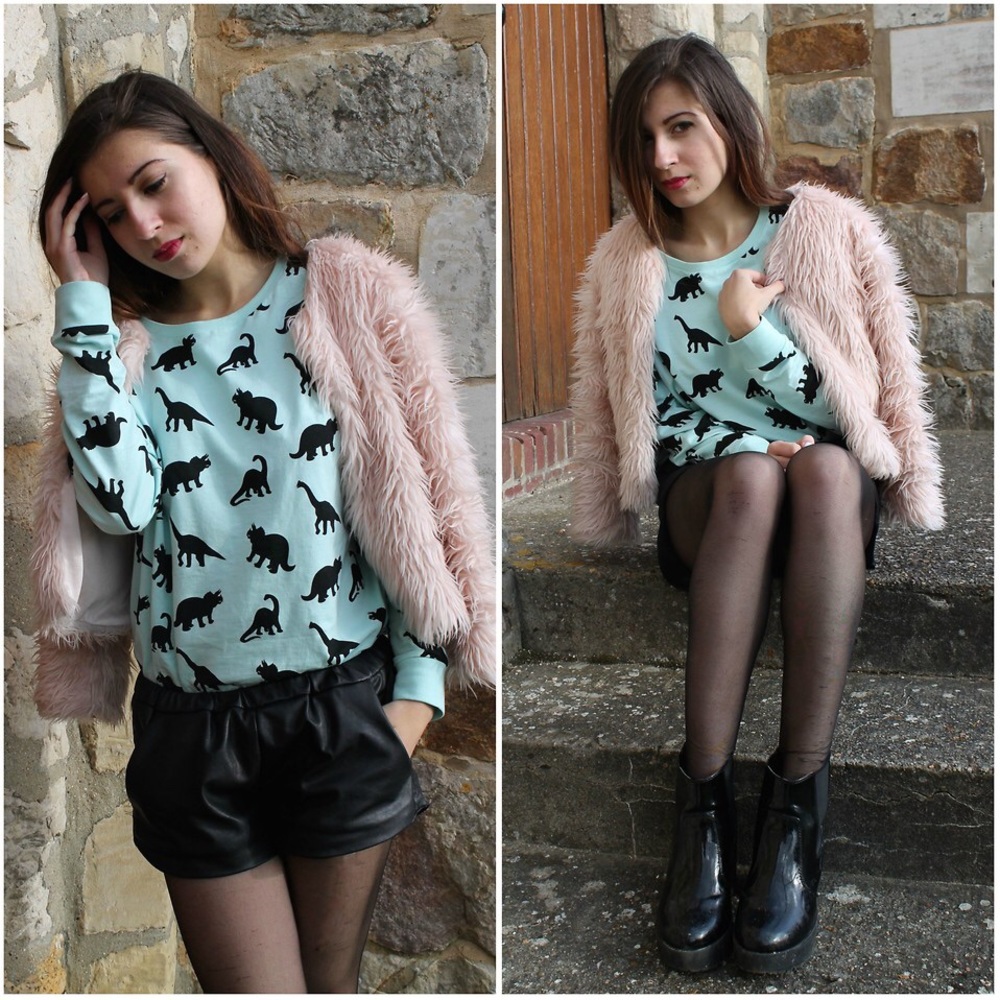 Dino sweater ✨