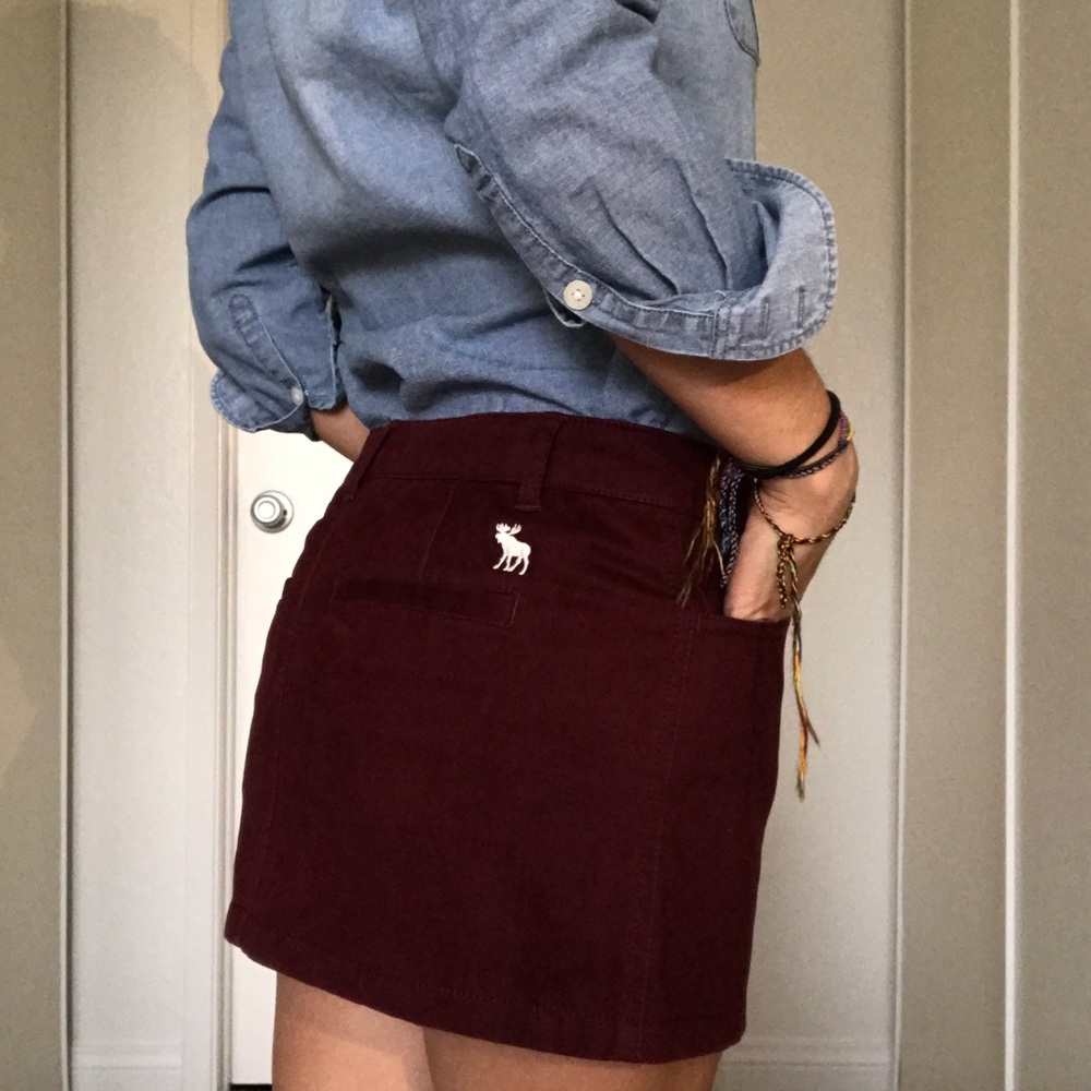 Abercrombie & Fitch burgundy Skirt 🐙🍷