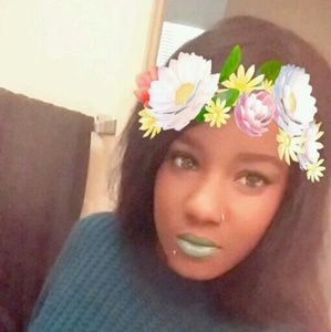 Meet your Posher, Nadia