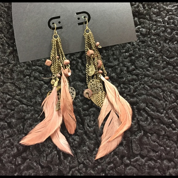 Jewelry - Hook/dangle earrings