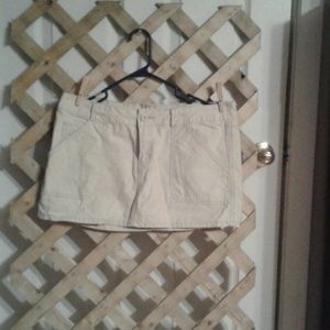 Classic khaki mini skirt