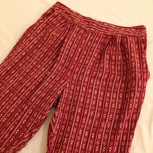 *SOLD* Patterned Pant - Picture 2 of 3