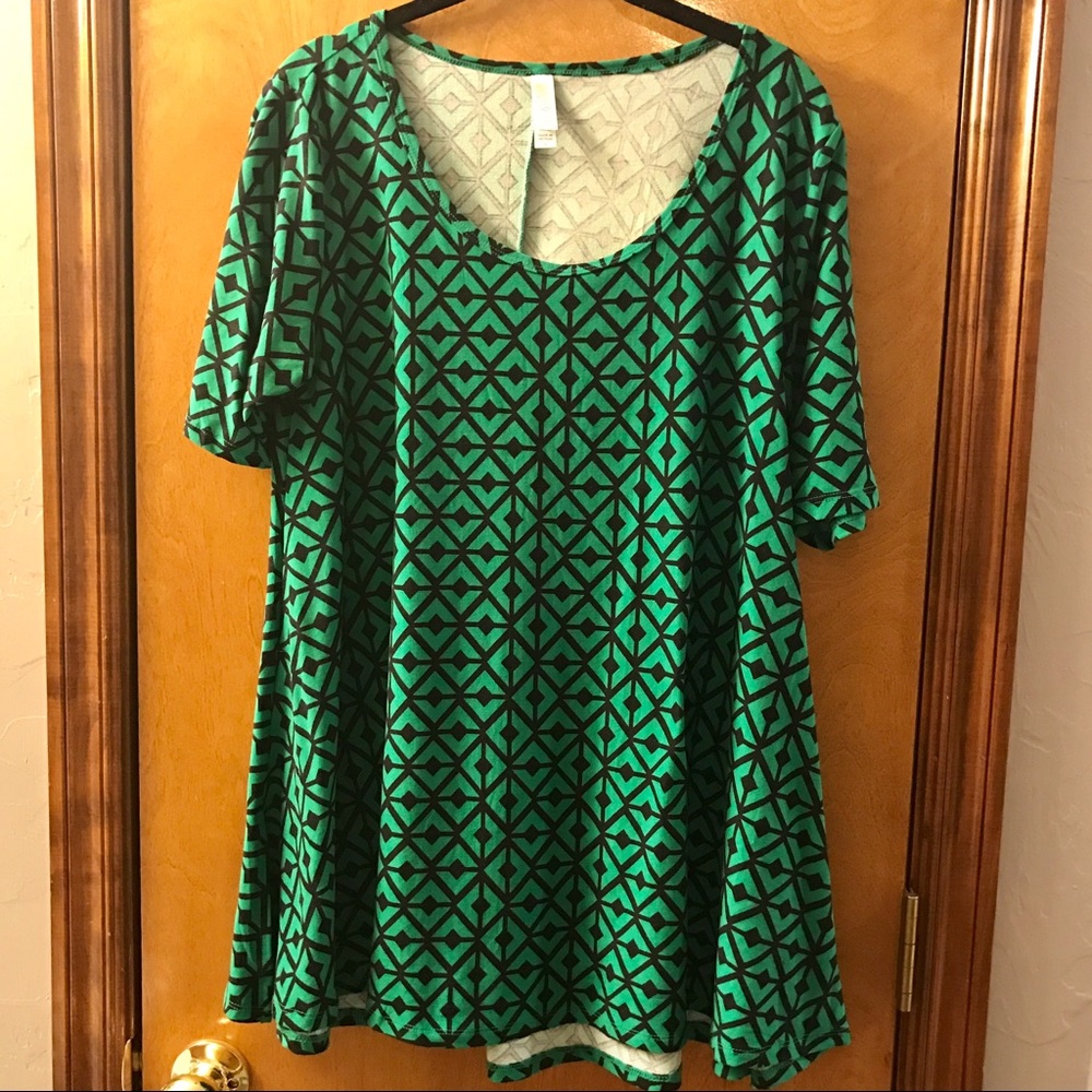 LulaRoe perfect T