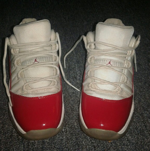 Jordan 11s cherry lows - Picture 3 of 3