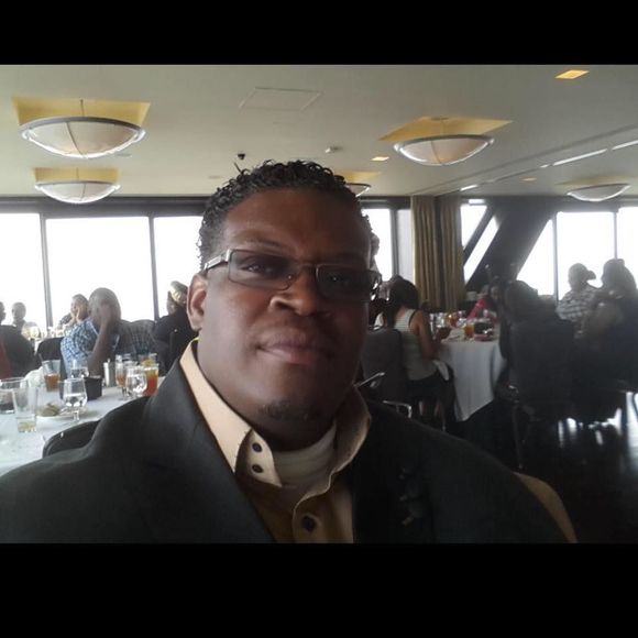 Meet your Posher, Karlos - Picture 1 of 1