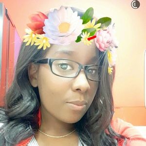 Meet your Posher, Kendra