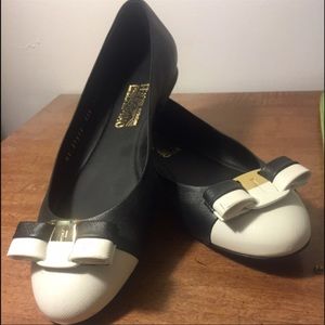 Salvatore Ferragamo Leather Varina Flats